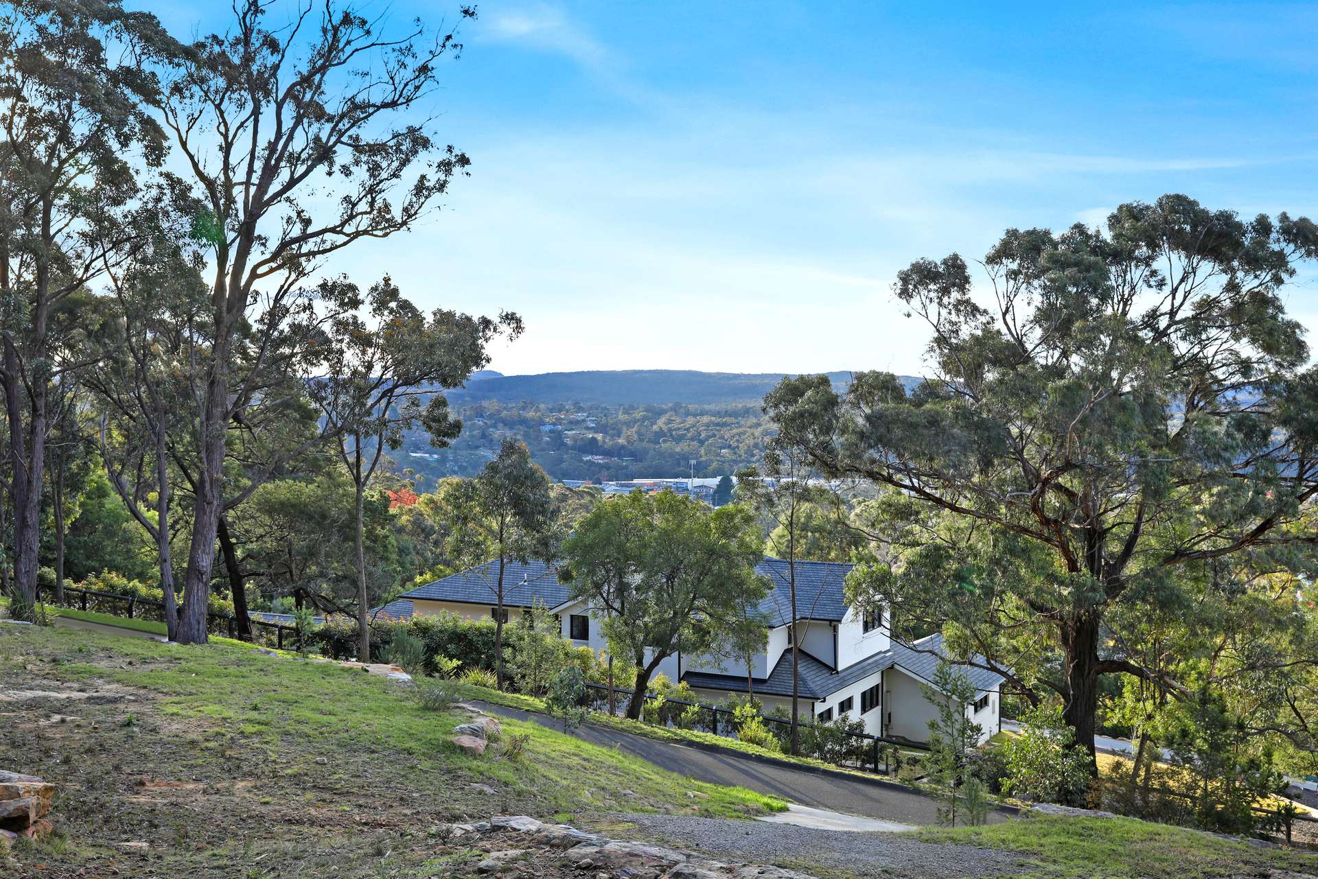 16 Huxley Street, Mittagong For Sale by Farmbuy.com - image 2