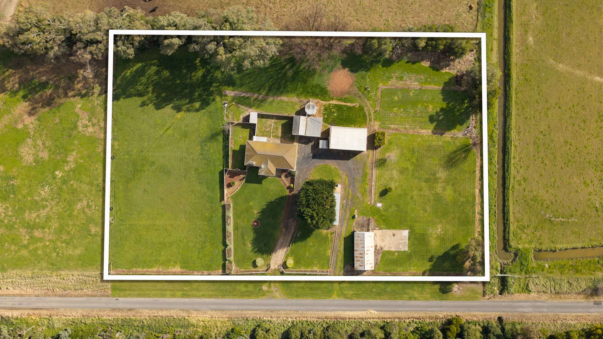 1165 Nambrok Road, Denison For Sale by Farmbuy.com - image 2