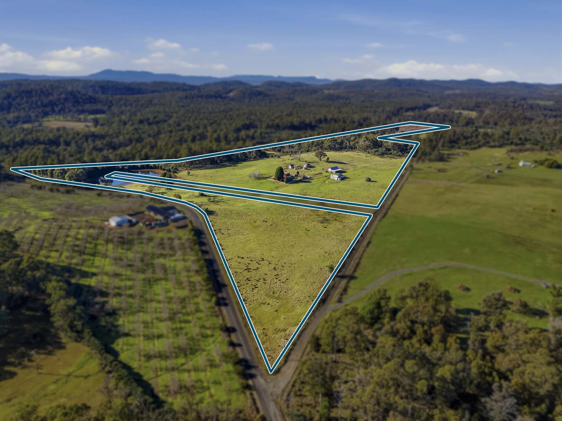 1157 Bridgenorth Road, Bridgenorth For Sale by Farmbuy.com - image 1