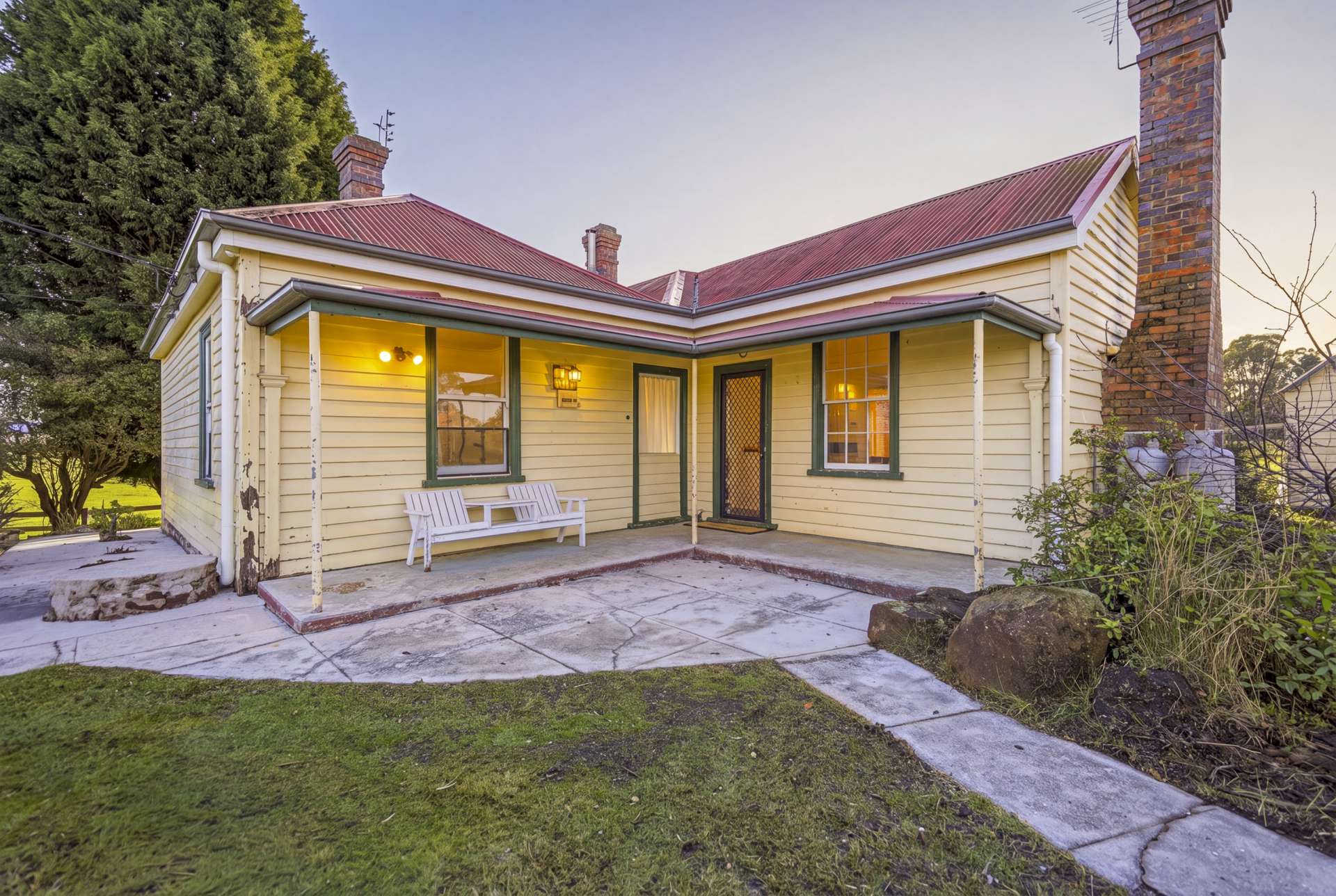 1157 Bridgenorth Road, Bridgenorth For Sale by Farmbuy.com - image 2