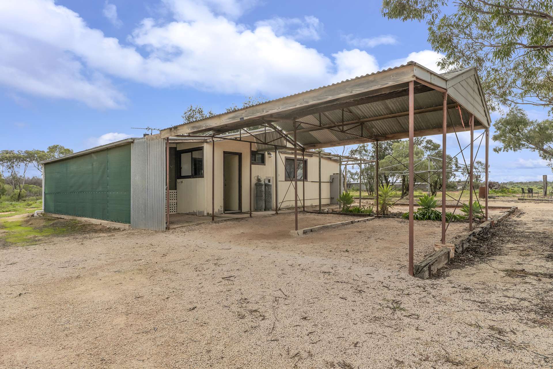 61 Swan Street, Renmark For Sale by Farmbuy.com - image 4