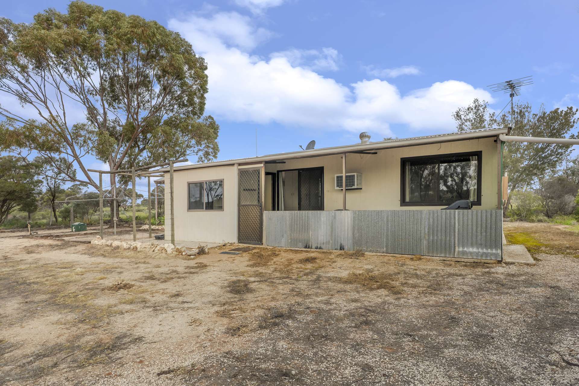 61 Swan Street, Renmark For Sale by Farmbuy.com - image 5