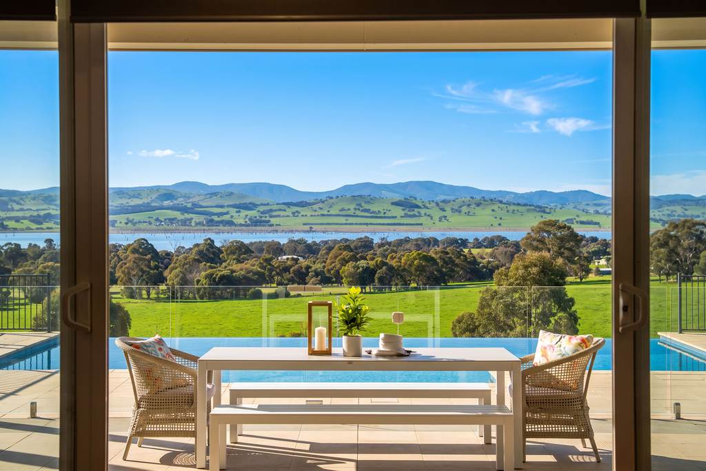 57 Eagle Rise Road, Table Top NSW 2640