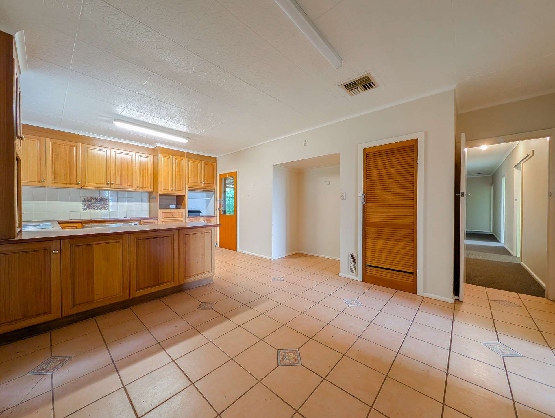142 Walker Lane, Wakool For Sale by Farmbuy.com - image 8