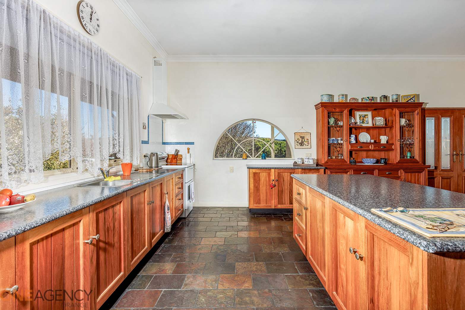 14 Winter Lane, Orange For Sale by Farmbuy.com - image 8