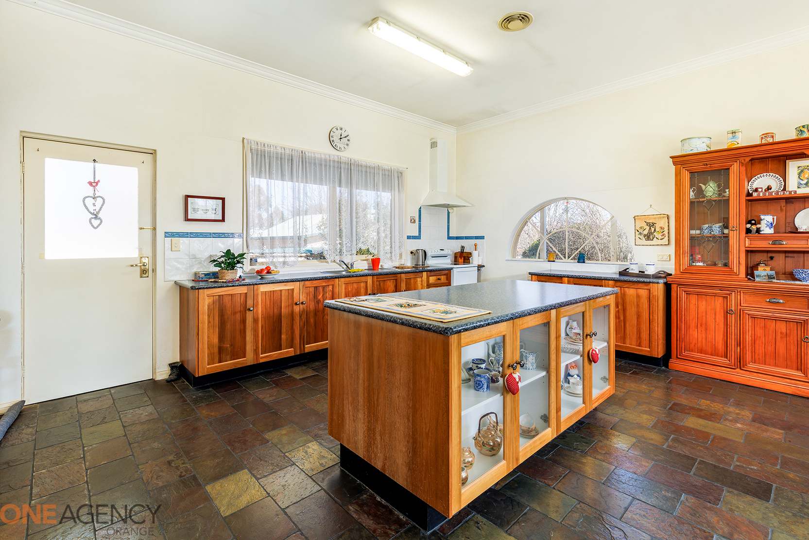14 Winter Lane, Orange For Sale by Farmbuy.com - image 11