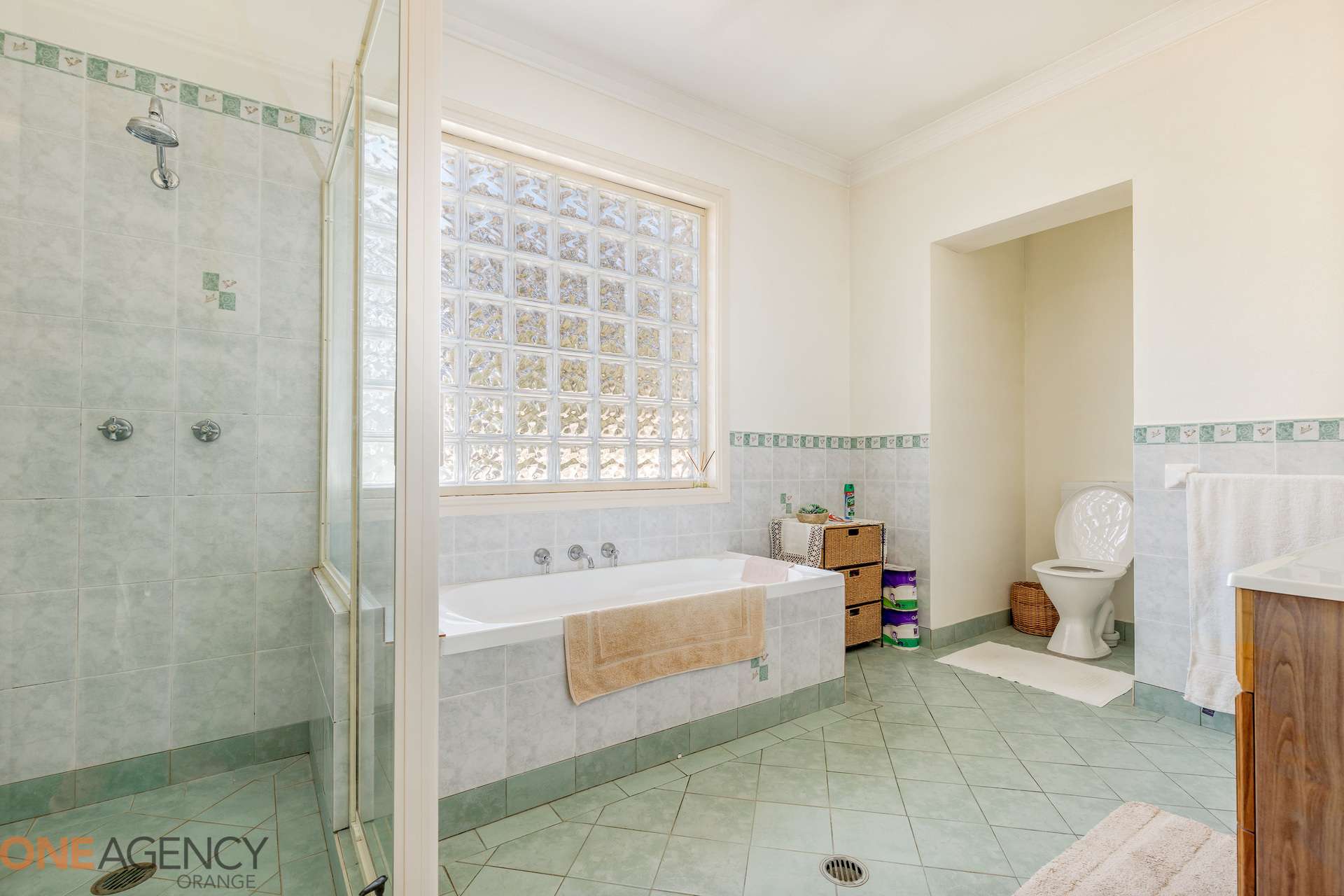 14 Winter Lane, Orange For Sale by Farmbuy.com - image 13