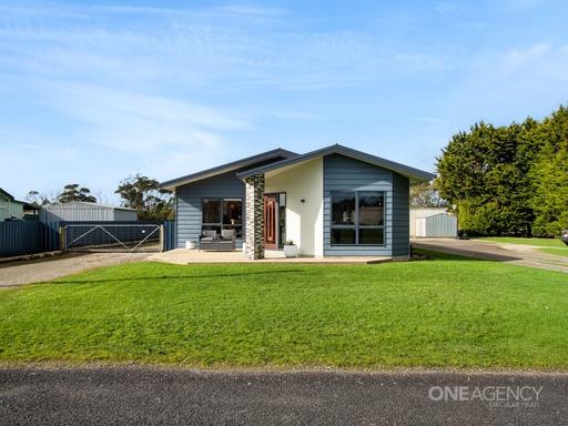 Farm For Sale - TAS - Smithton - 7330 - Lifestyle Living Just Minutes from Town 