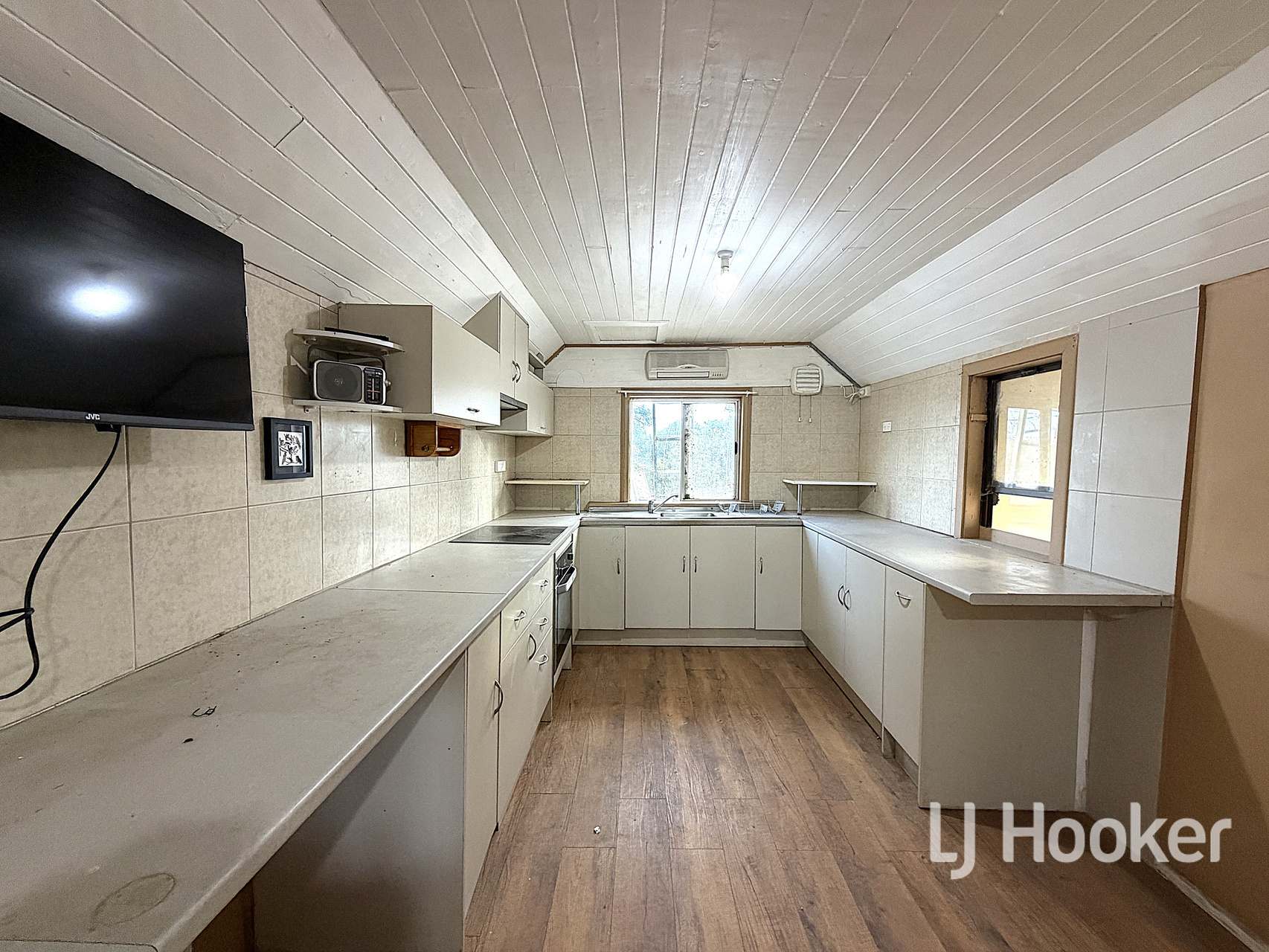 11 Swimming Pool Road, Tingha For Sale by Farmbuy.com - image 2