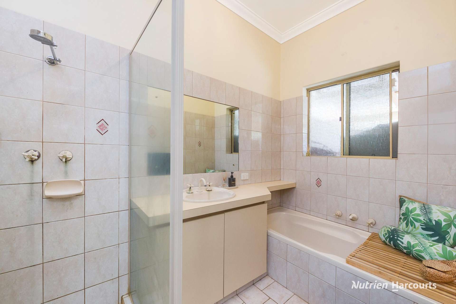 74 Birdwood Drive, Woodridge For Sale by Farmbuy.com - image 18