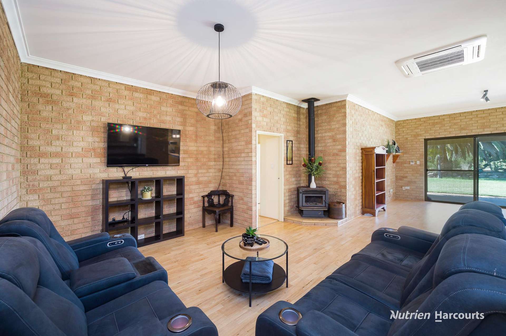 74 Birdwood Drive, Woodridge For Sale by Farmbuy.com - image 11