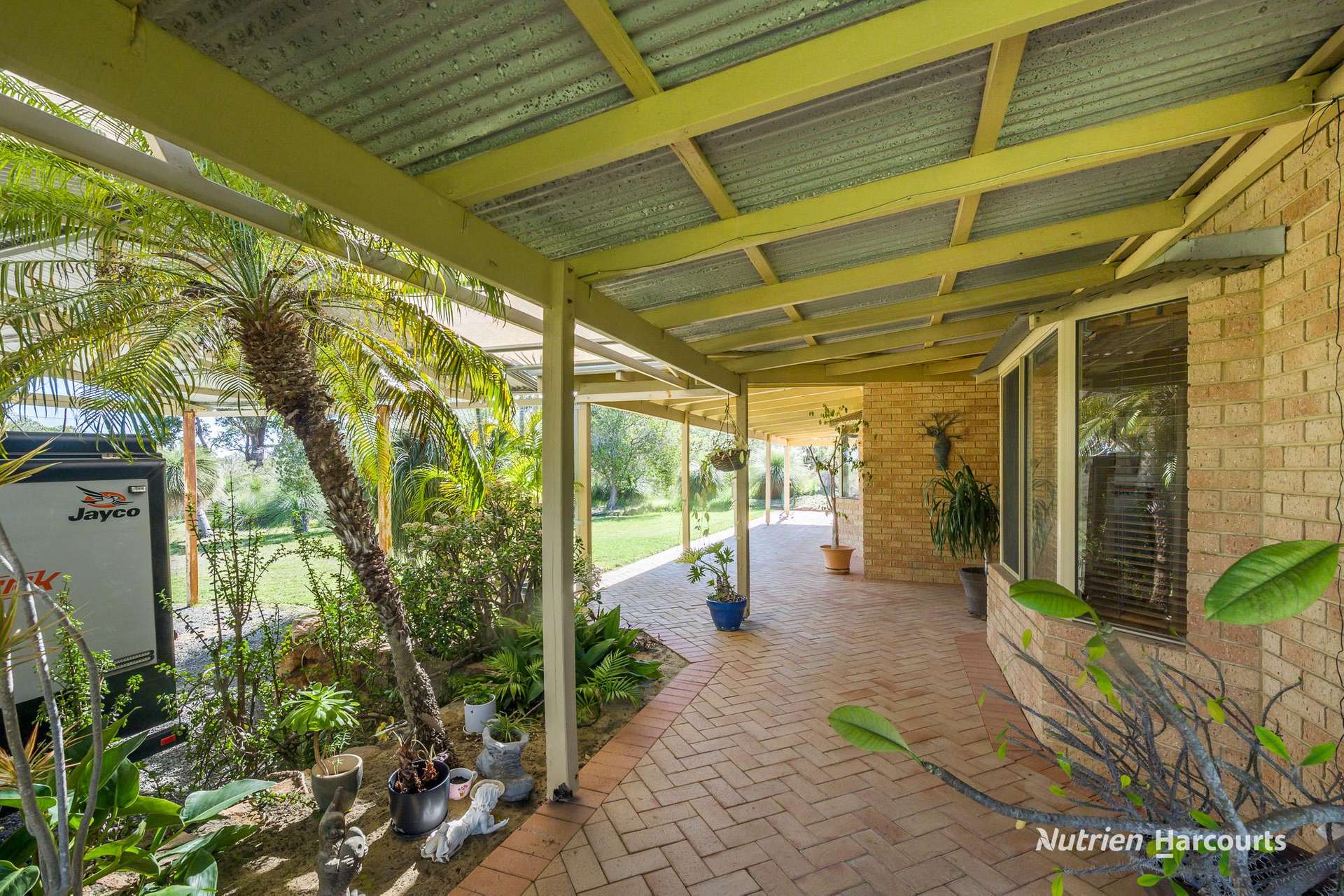 74 Birdwood Drive, Woodridge For Sale by Farmbuy.com - image 5