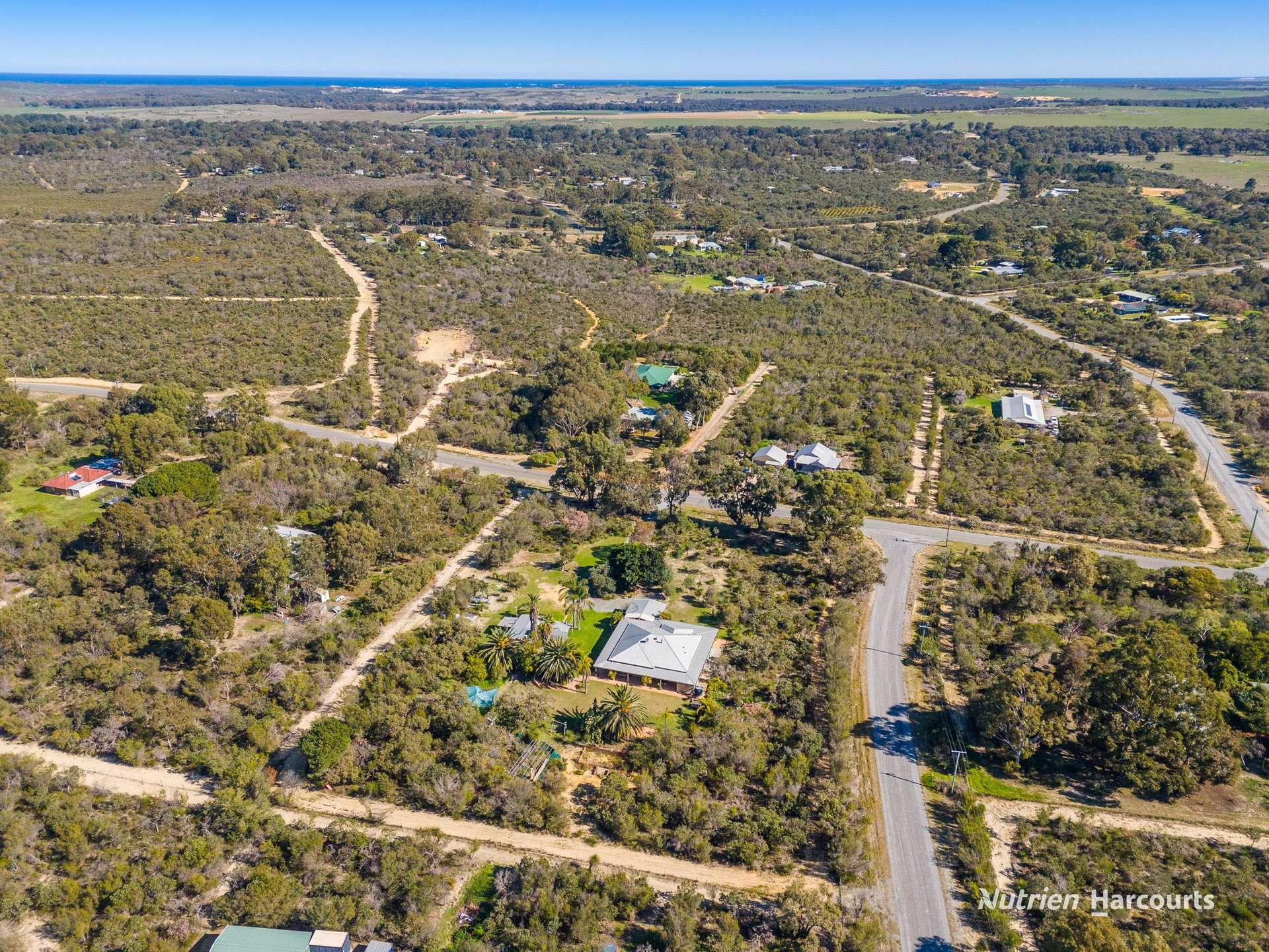 74 Birdwood Drive, Woodridge For Sale by Farmbuy.com - image 2