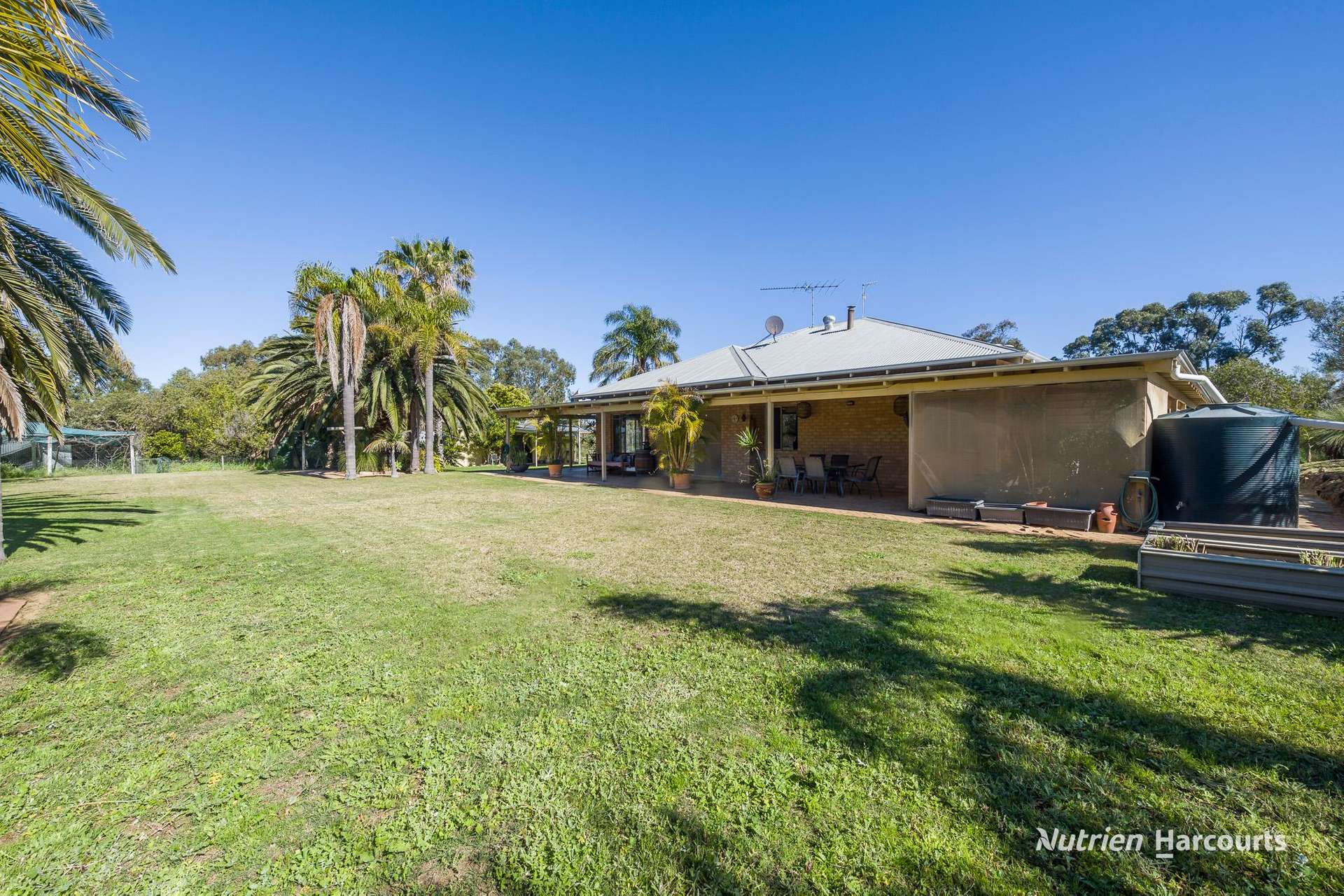 74 Birdwood Drive, Woodridge For Sale by Farmbuy.com - image 21