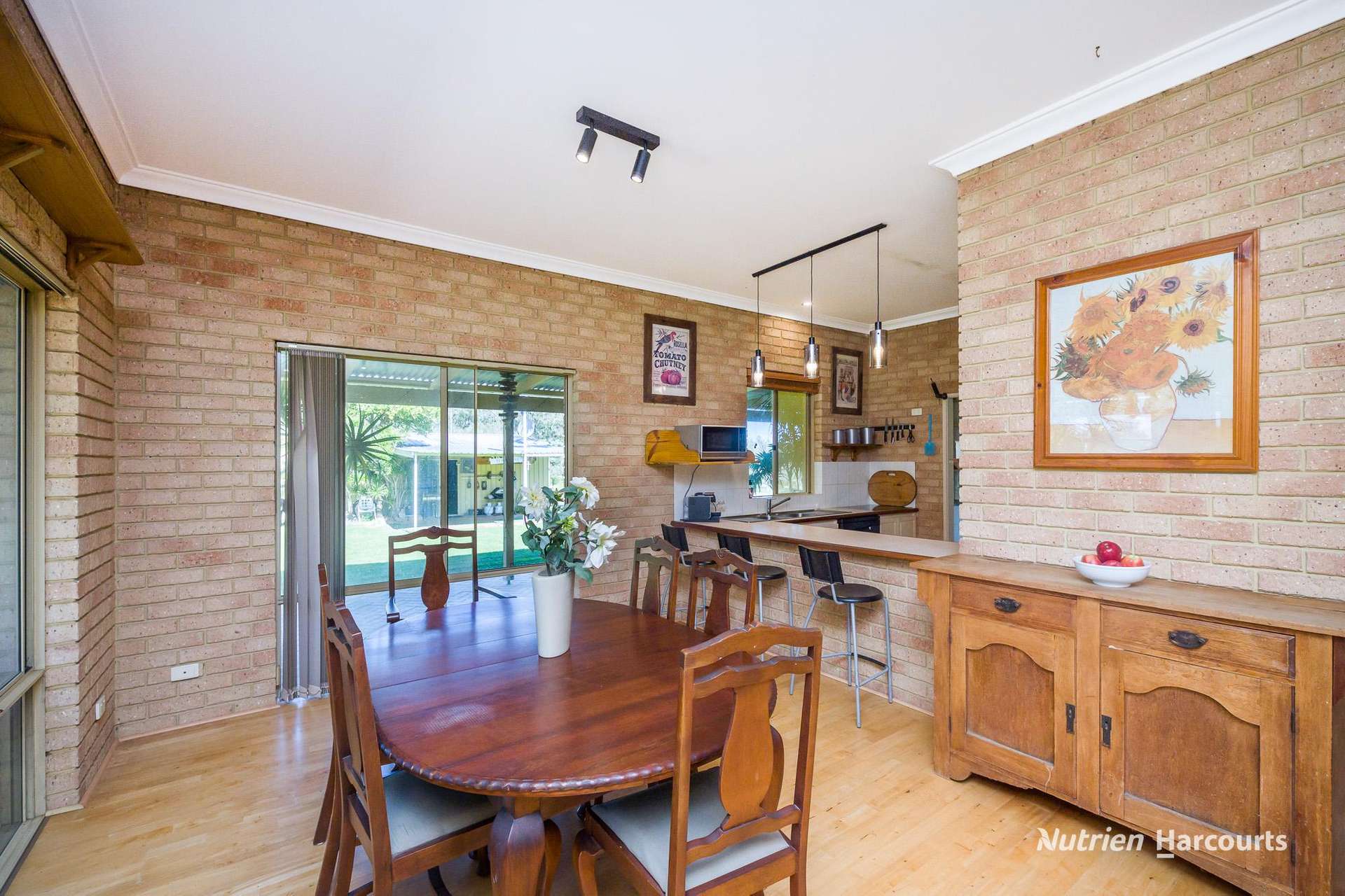 74 Birdwood Drive, Woodridge For Sale by Farmbuy.com - image 10