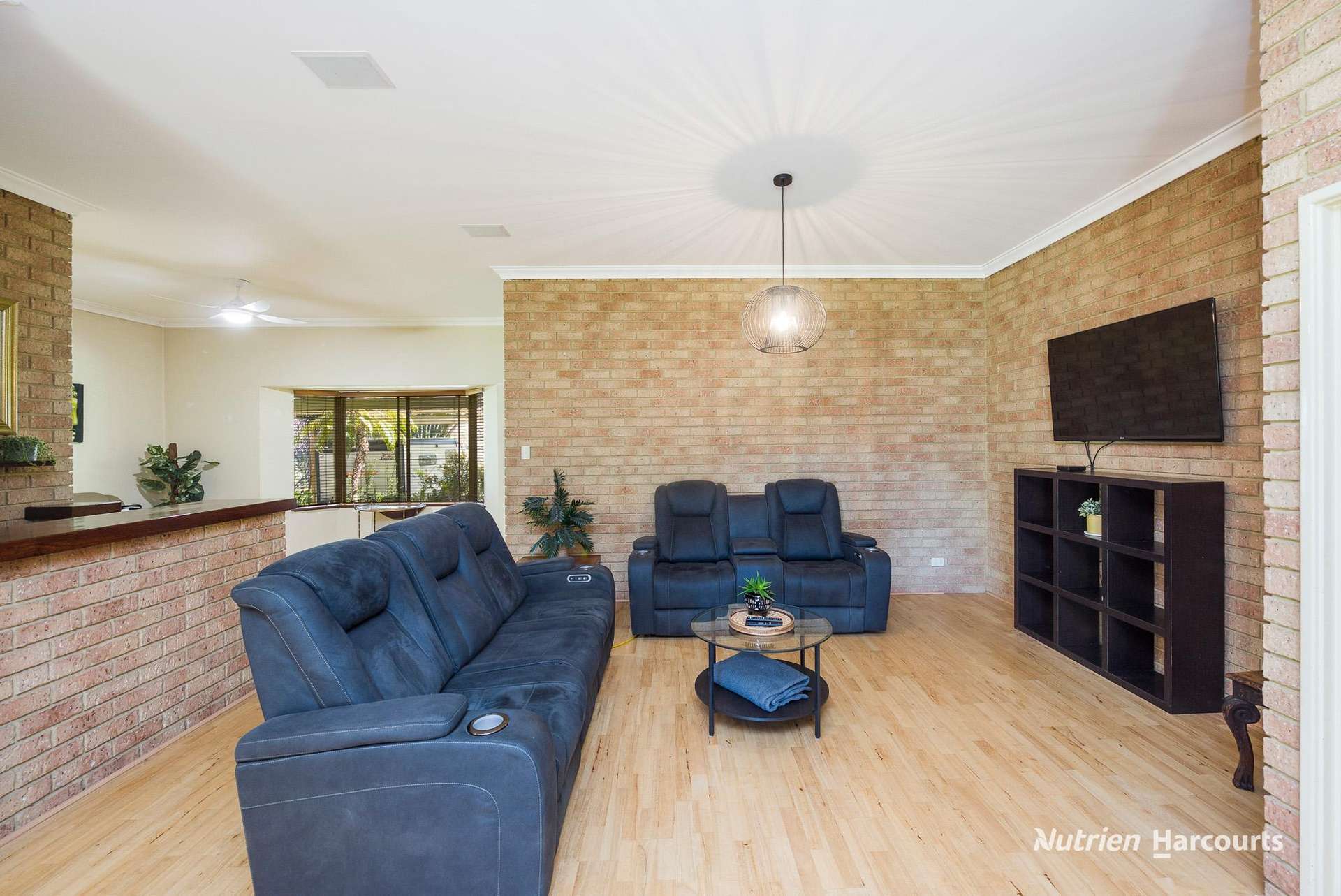 74 Birdwood Drive, Woodridge For Sale by Farmbuy.com - image 12
