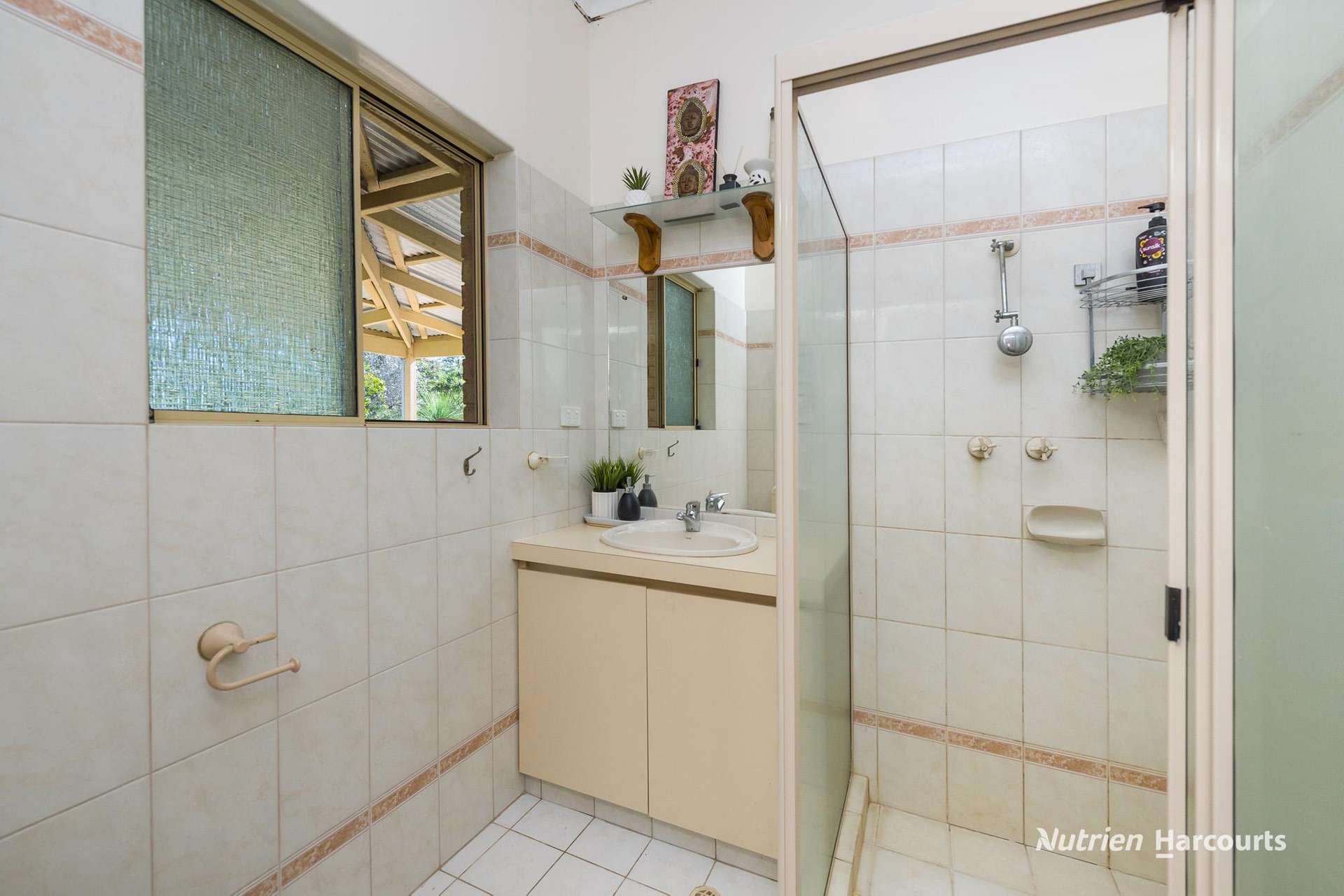 74 Birdwood Drive, Woodridge For Sale by Farmbuy.com - image 16