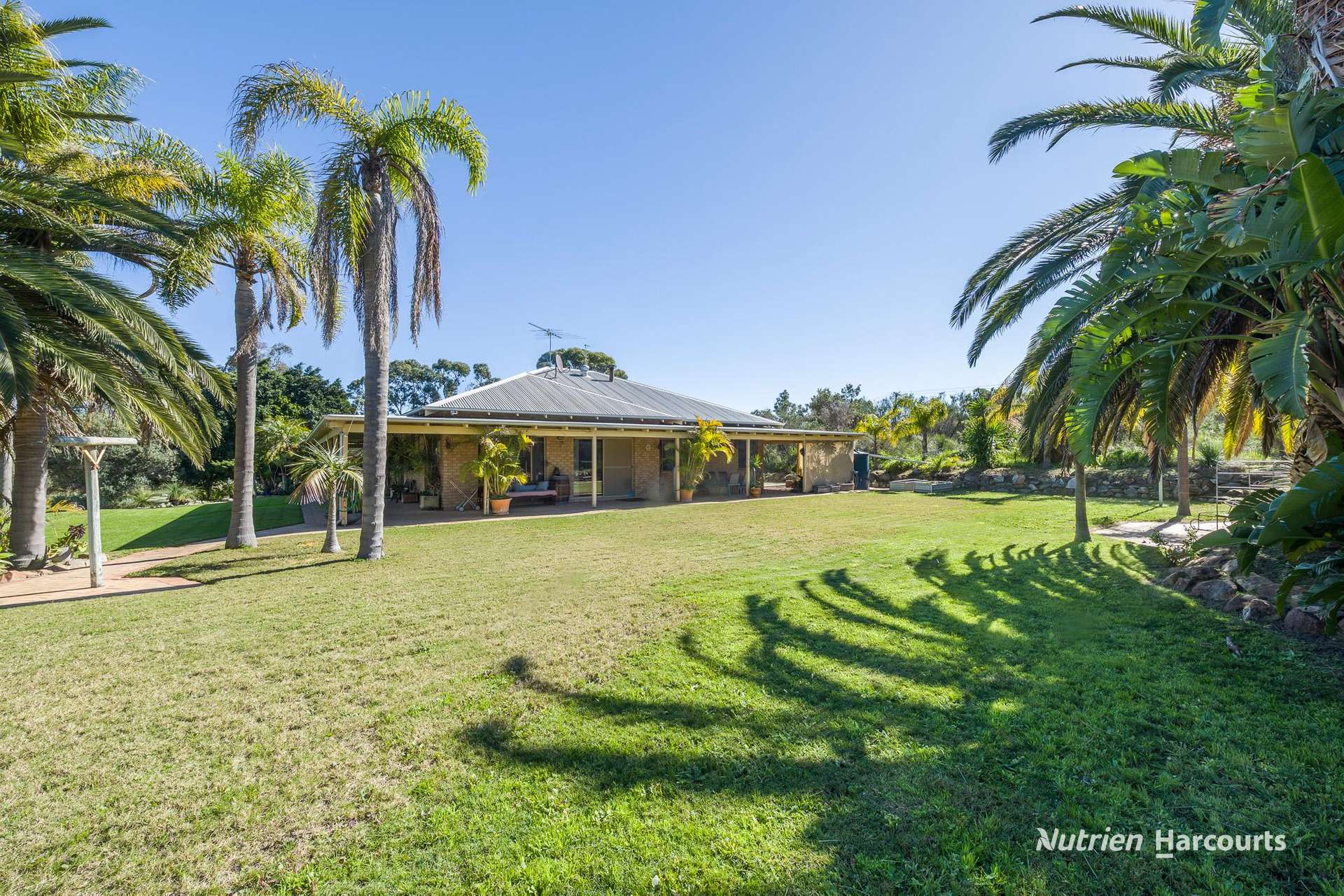 74 Birdwood Drive, Woodridge For Sale by Farmbuy.com - image 3