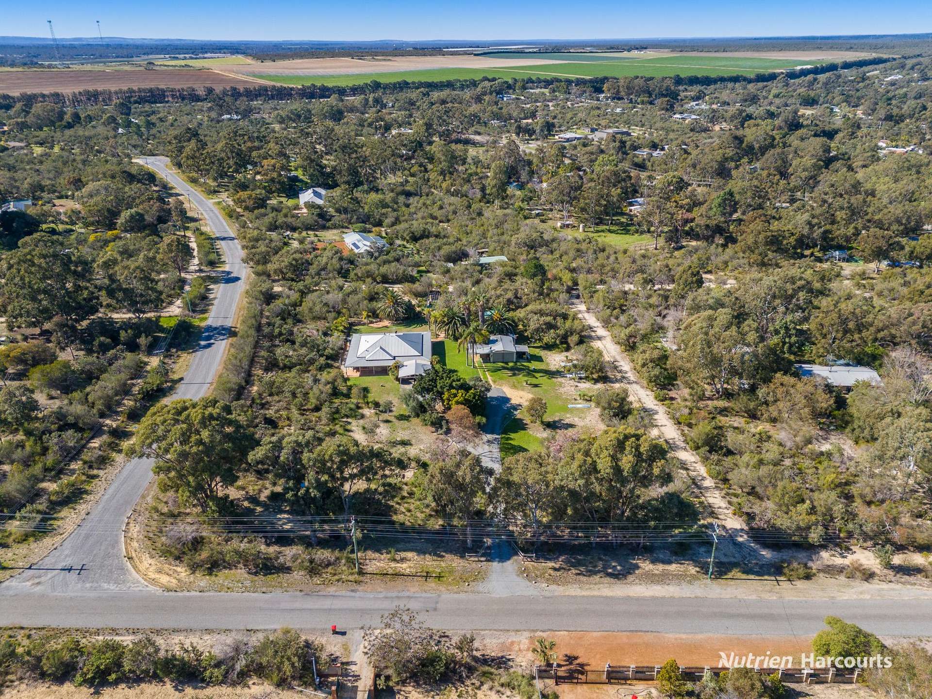 74 Birdwood Drive, Woodridge For Sale by Farmbuy.com - image 26