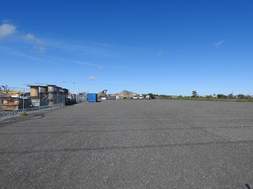 Farm For Sale - WA - Neerabup - 6031 - READY TO MOVE IN - 1.7 HECTARE HARDSTAND MAIN ROAD FRONTAGE 