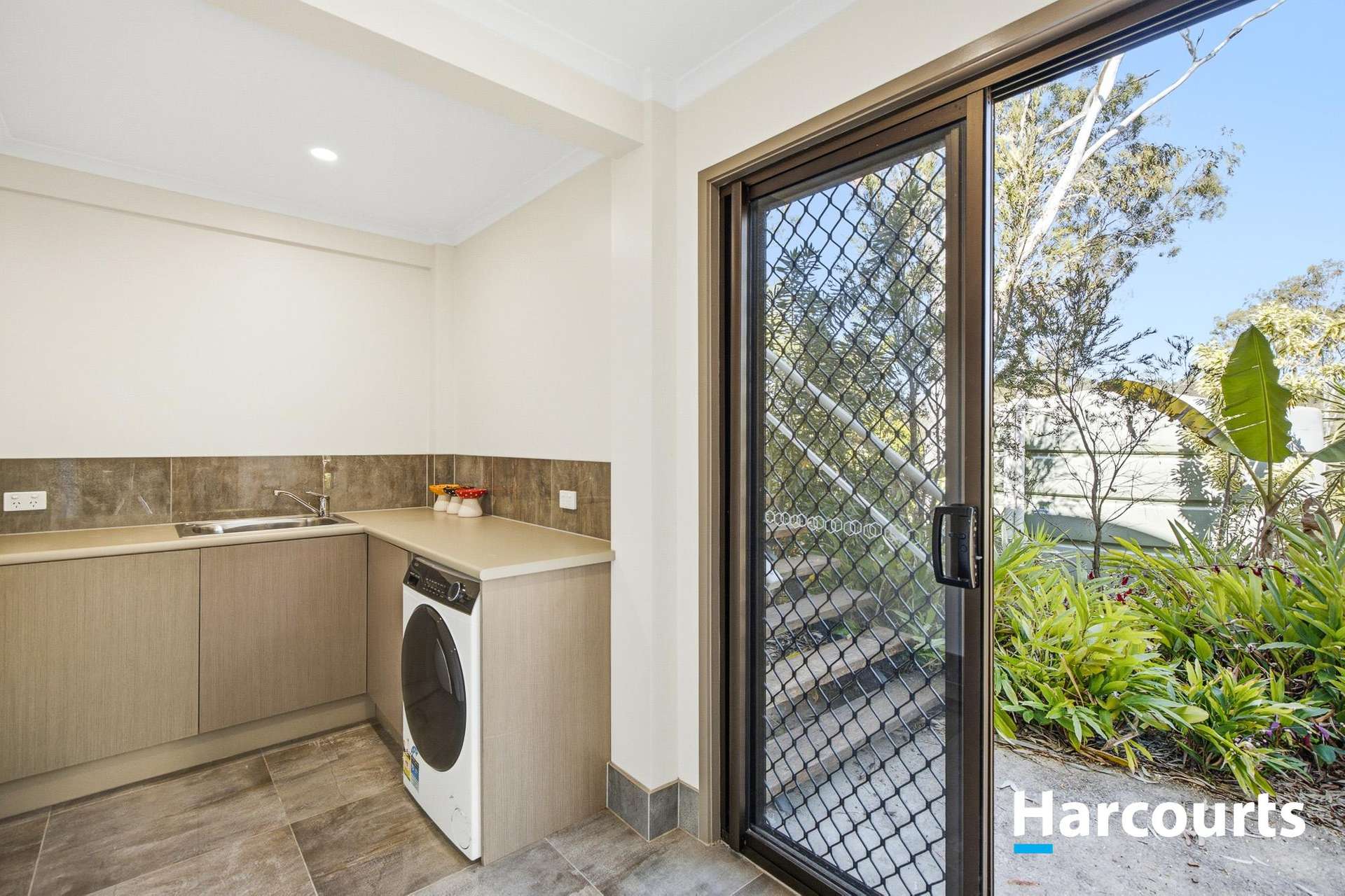 31 Marshall Avenue, Maroondan For Sale by Farmbuy.com - image 13