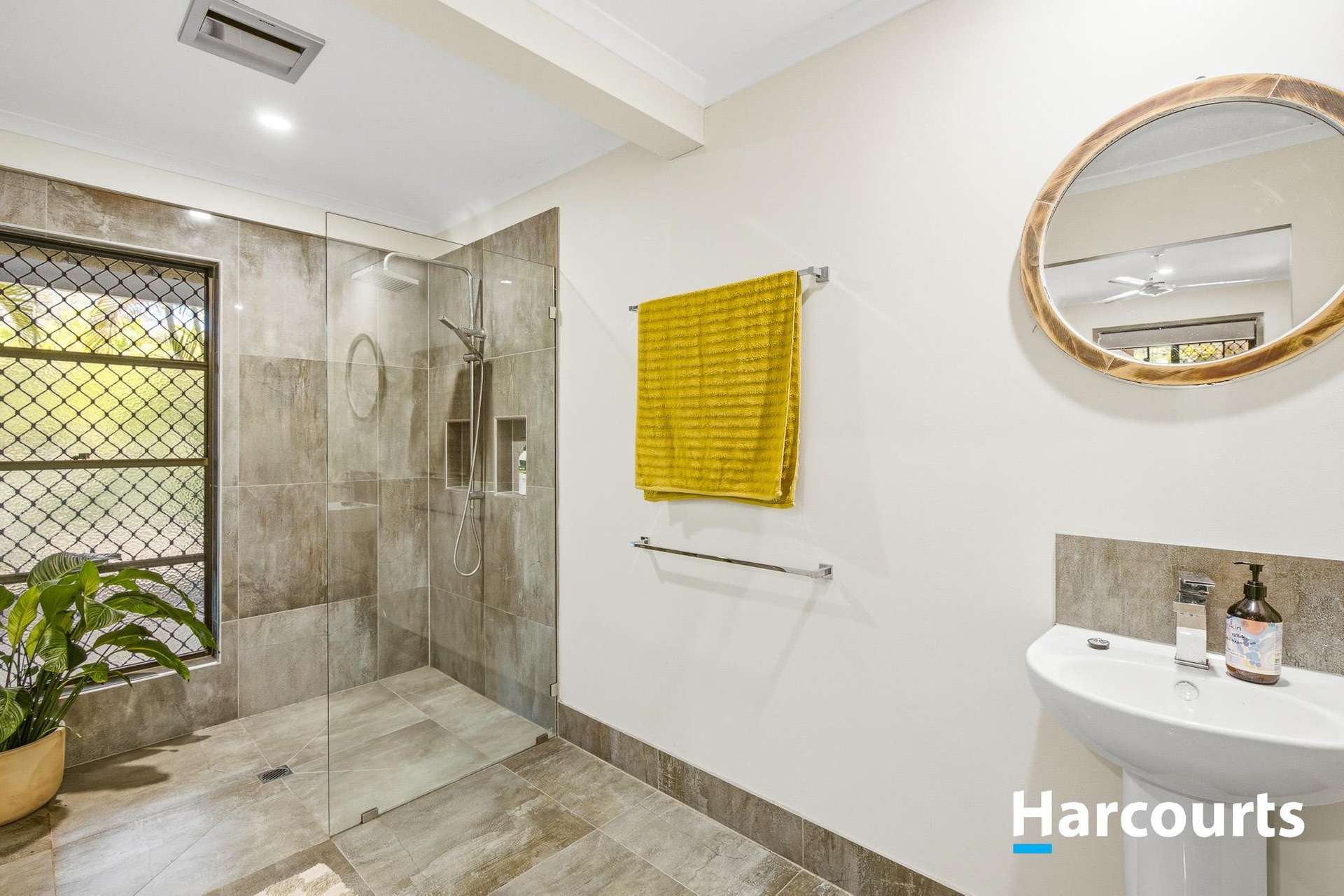 31 Marshall Avenue, Maroondan For Sale by Farmbuy.com - image 12
