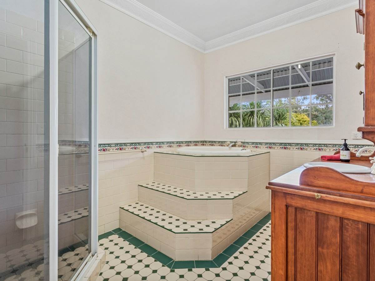 202 San Fernando Drive, Worongary For Sale by Farmbuy.com - image 24