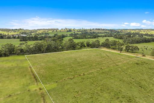 Farm For Sale - Vic - Longwarry - 3816 - 6.4 acres of beautiful vacant rural land on the fringe of town. 