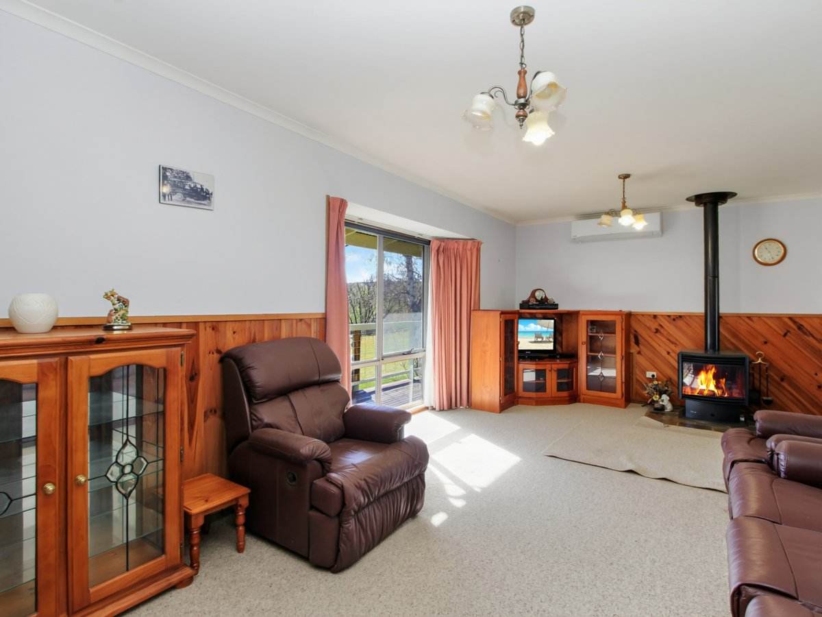 9345 Great Alpine Road, Omeo For Sale by Farmbuy.com - image 3