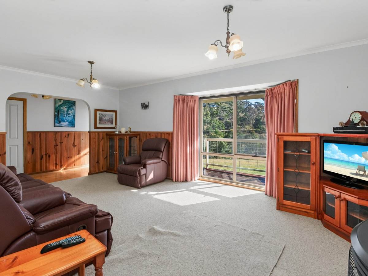 9345 Great Alpine Road, Omeo For Sale by Farmbuy.com - image 2