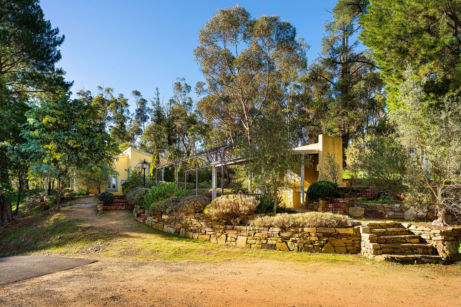 95 Lyttleton Street, Castlemaine For Sale by Farmbuy.com - image 33