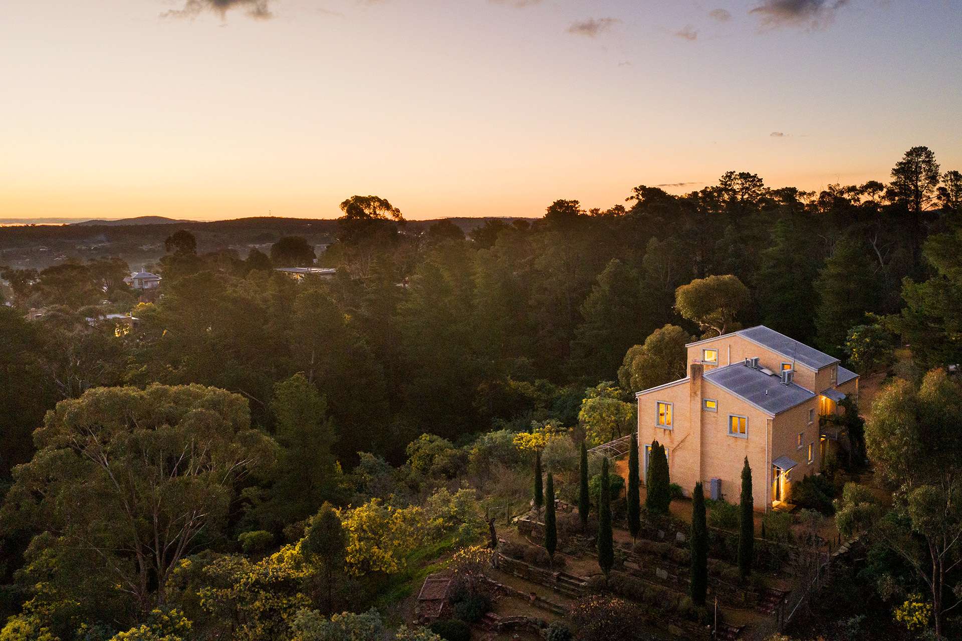 95 Lyttleton Street, Castlemaine For Sale by Farmbuy.com - image 3