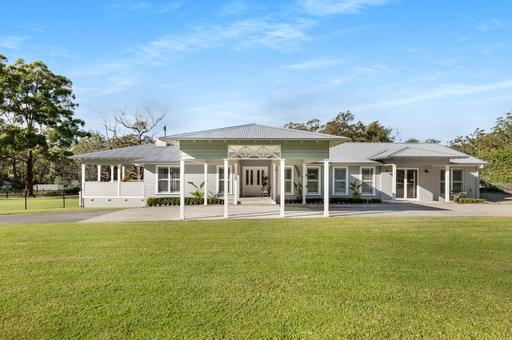 21 Knoll Parade, Woollamia NSW 2540