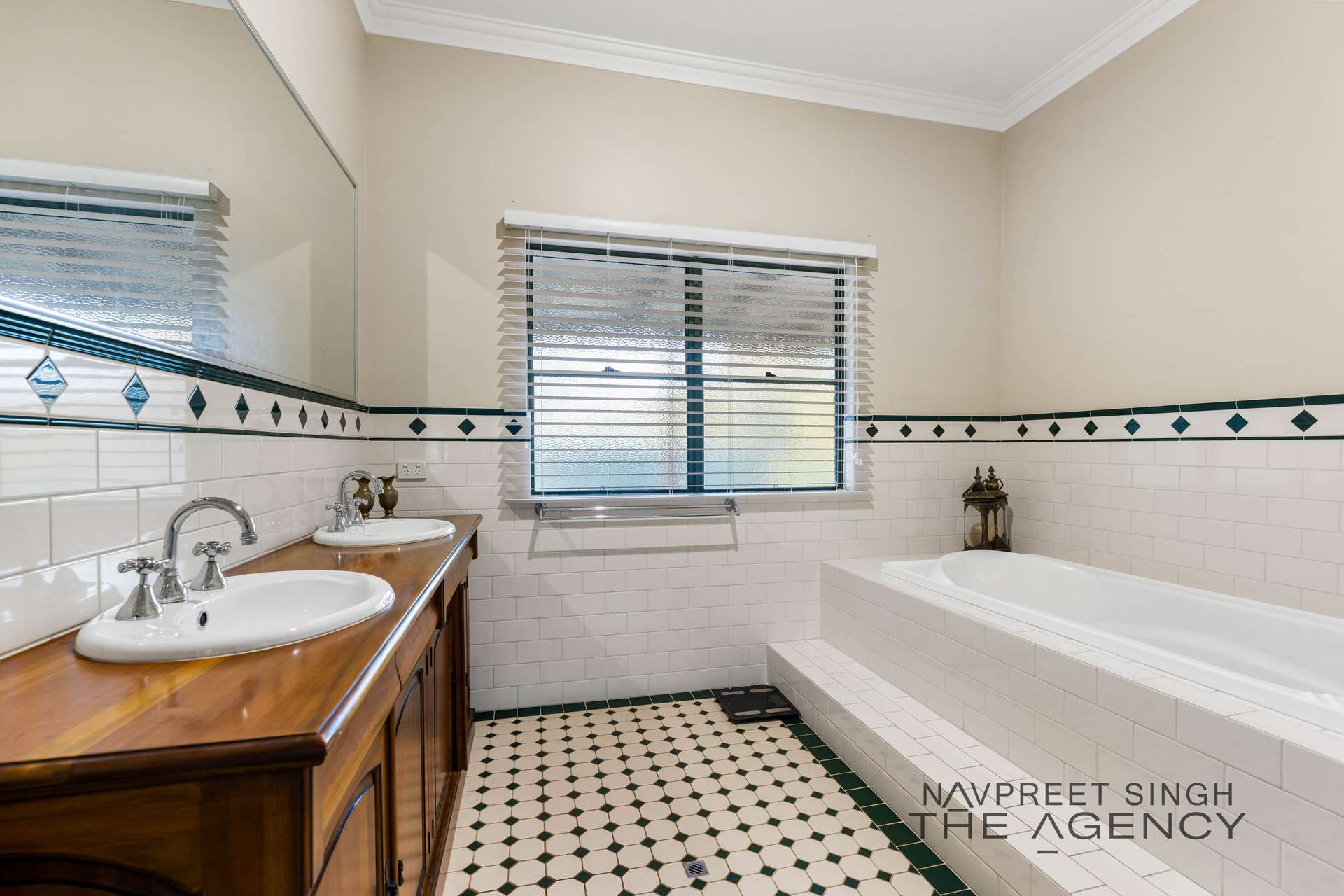 67 Old Dairy Court, Oakford For Sale by Farmbuy.com - image 28