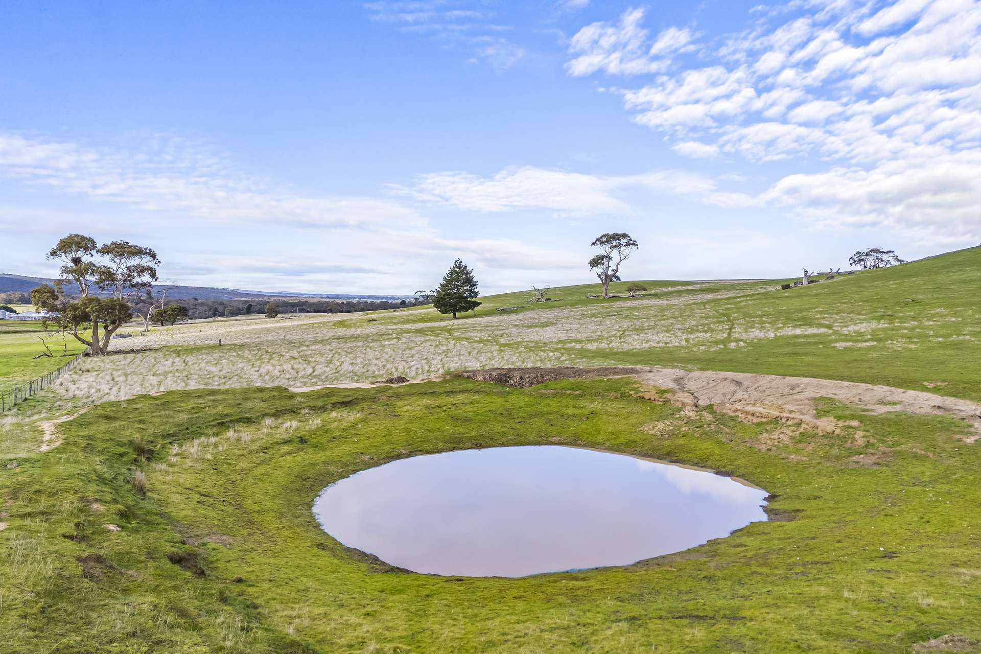 564 Linton-Naringhil Road, Linton For Sale by Farmbuy.com - image 3