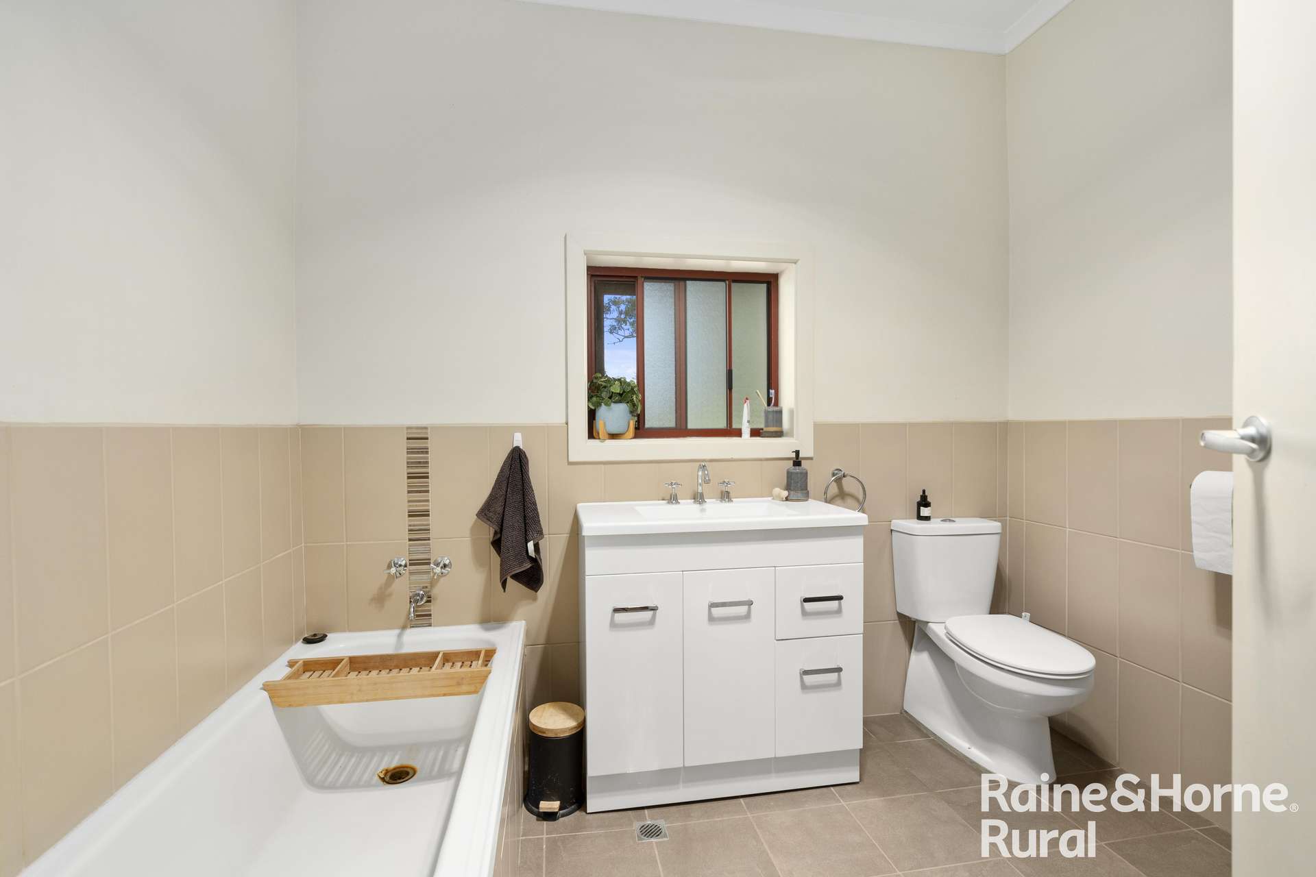 555 Mail Bridge Road, Reedy Creek For Sale by Farmbuy.com - image 13