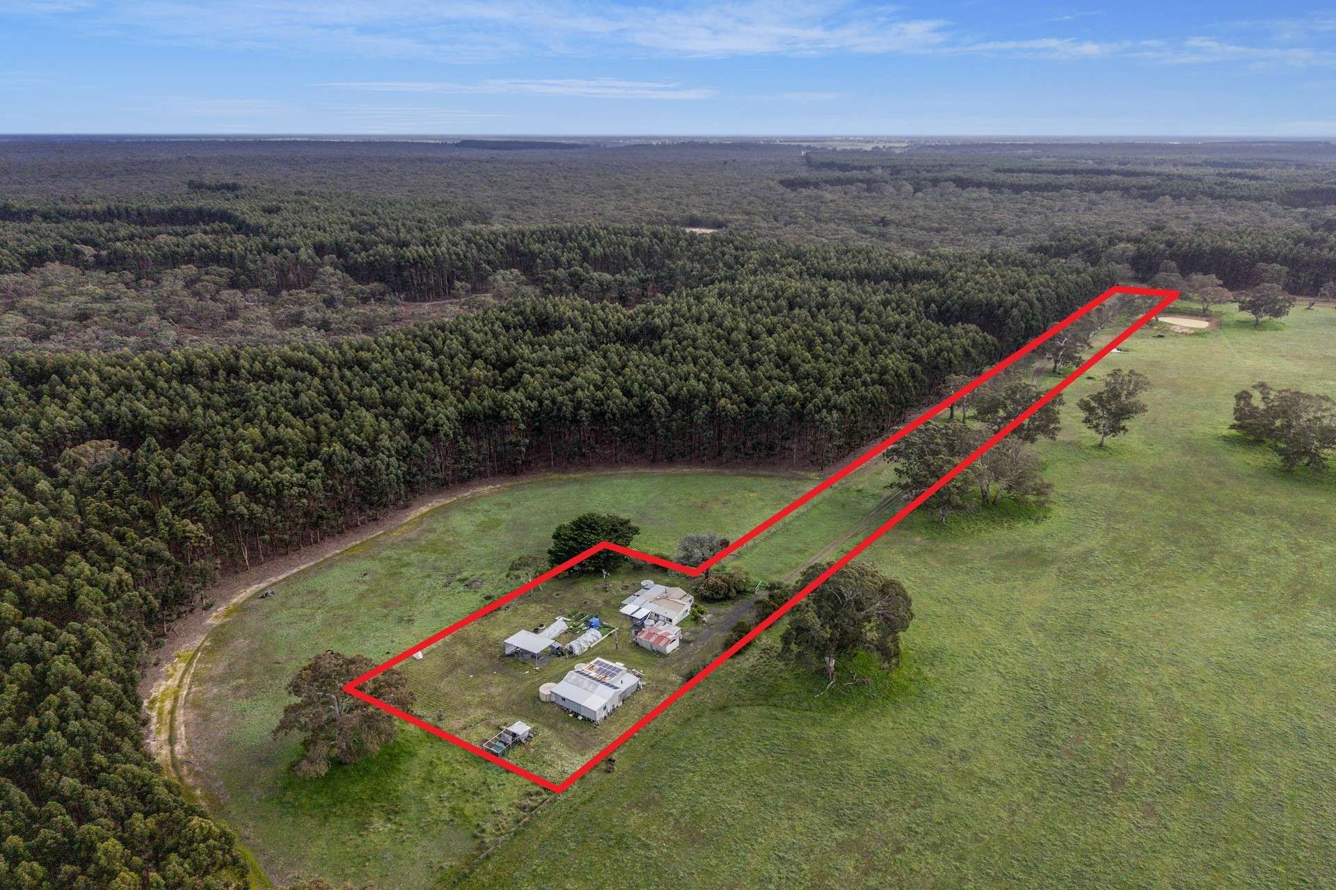73 Chetwynd Tip Road, Chetwynd For Sale by Farmbuy.com - image 1