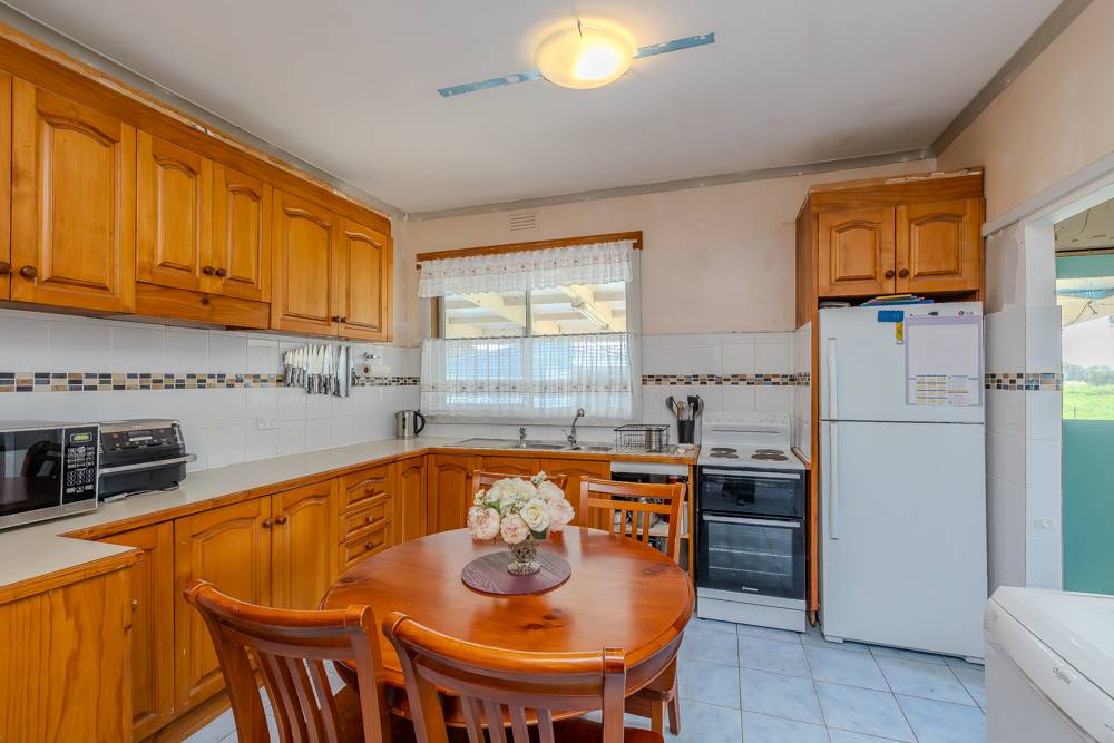 5-7 & 9 Goudie Street, Speed For Sale by Farmbuy.com - image 5