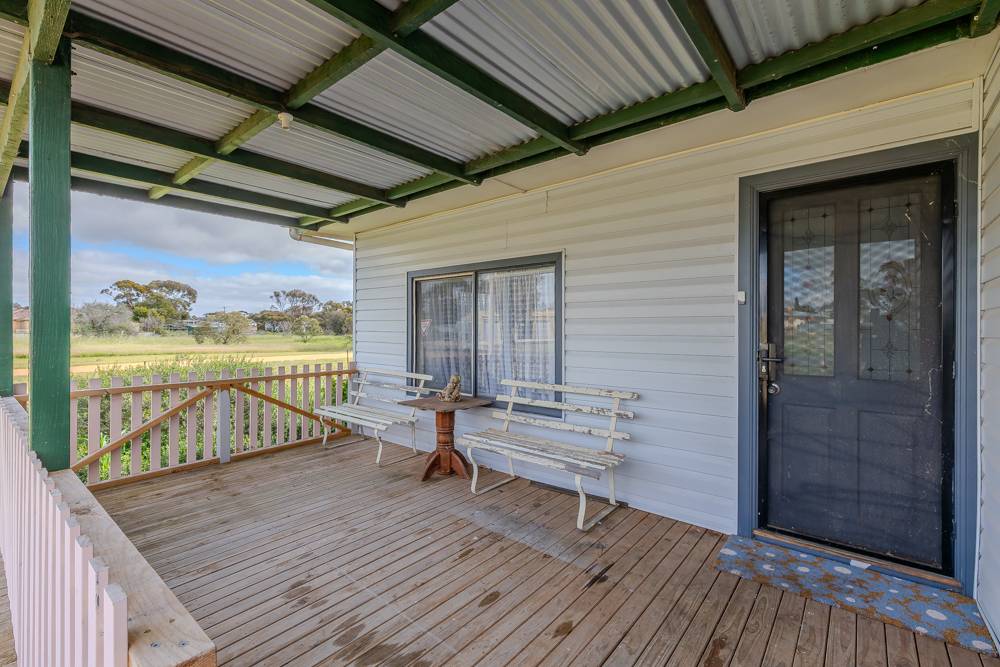 5-7 & 9 Goudie Street, Speed For Sale by Farmbuy.com - image 2