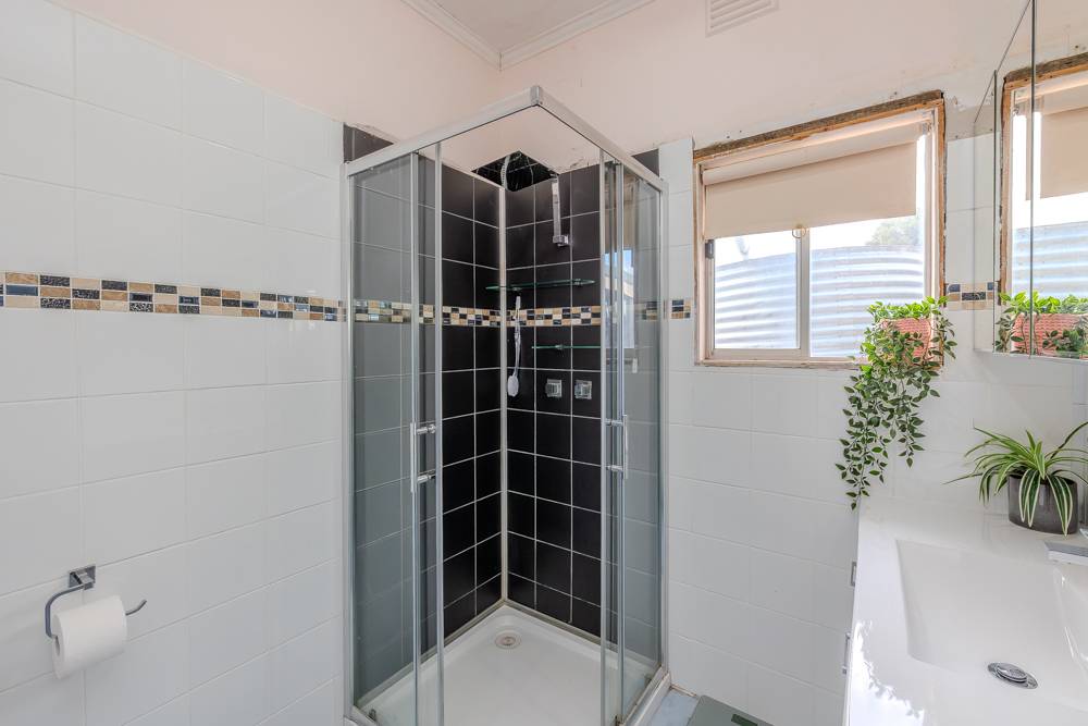 5-7 & 9 Goudie Street, Speed For Sale by Farmbuy.com - image 10