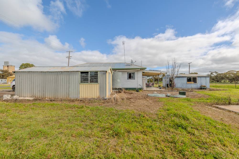 5-7 & 9 Goudie Street, Speed For Sale by Farmbuy.com - image 15