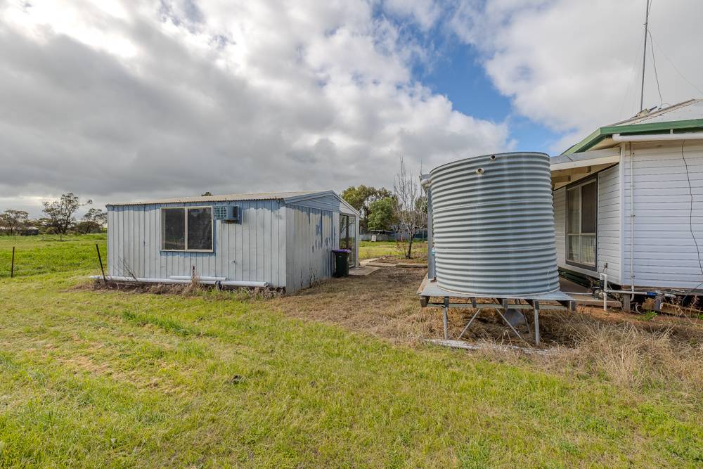 5-7 & 9 Goudie Street, Speed For Sale by Farmbuy.com - image 16