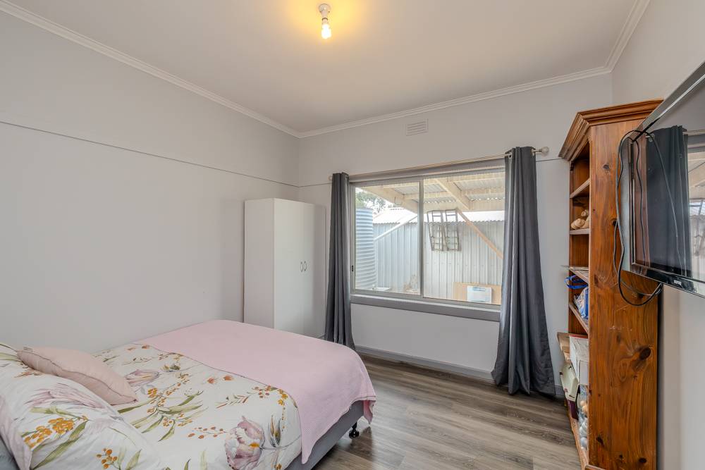 5-7 & 9 Goudie Street, Speed For Sale by Farmbuy.com - image 9