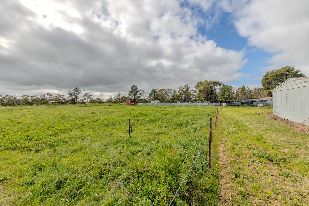 5-7 & 9 Goudie Street, Speed For Sale by Farmbuy.com - image 17