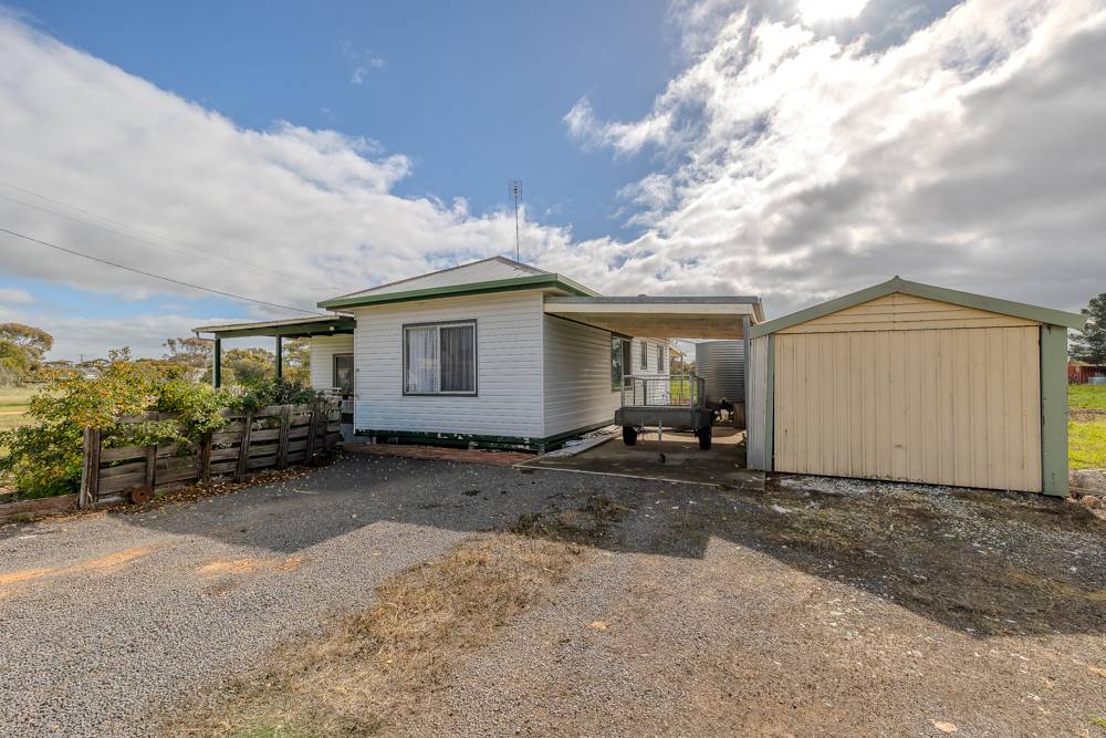 5-7 & 9 Goudie Street, Speed For Sale by Farmbuy.com - image 3