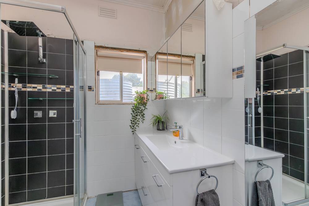 5-7 & 9 Goudie Street, Speed For Sale by Farmbuy.com - image 11