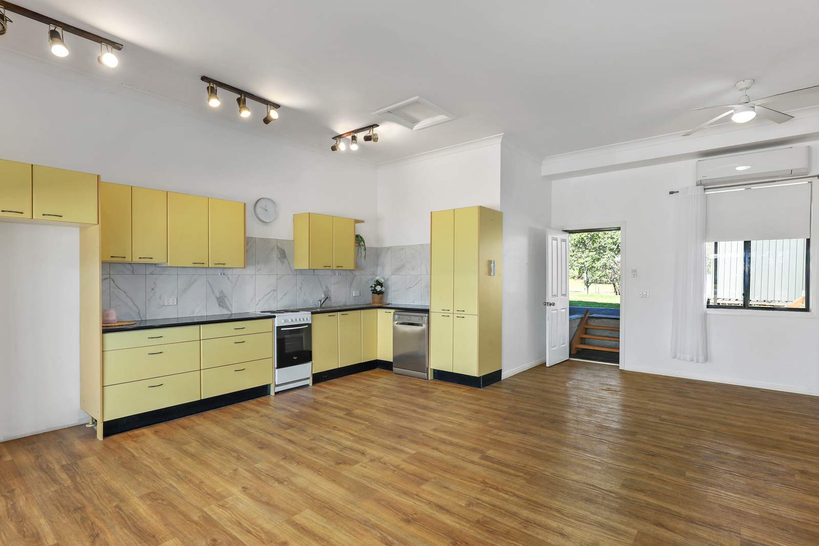 203 Susan Street, Scone For Sale by Farmbuy.com - image 13