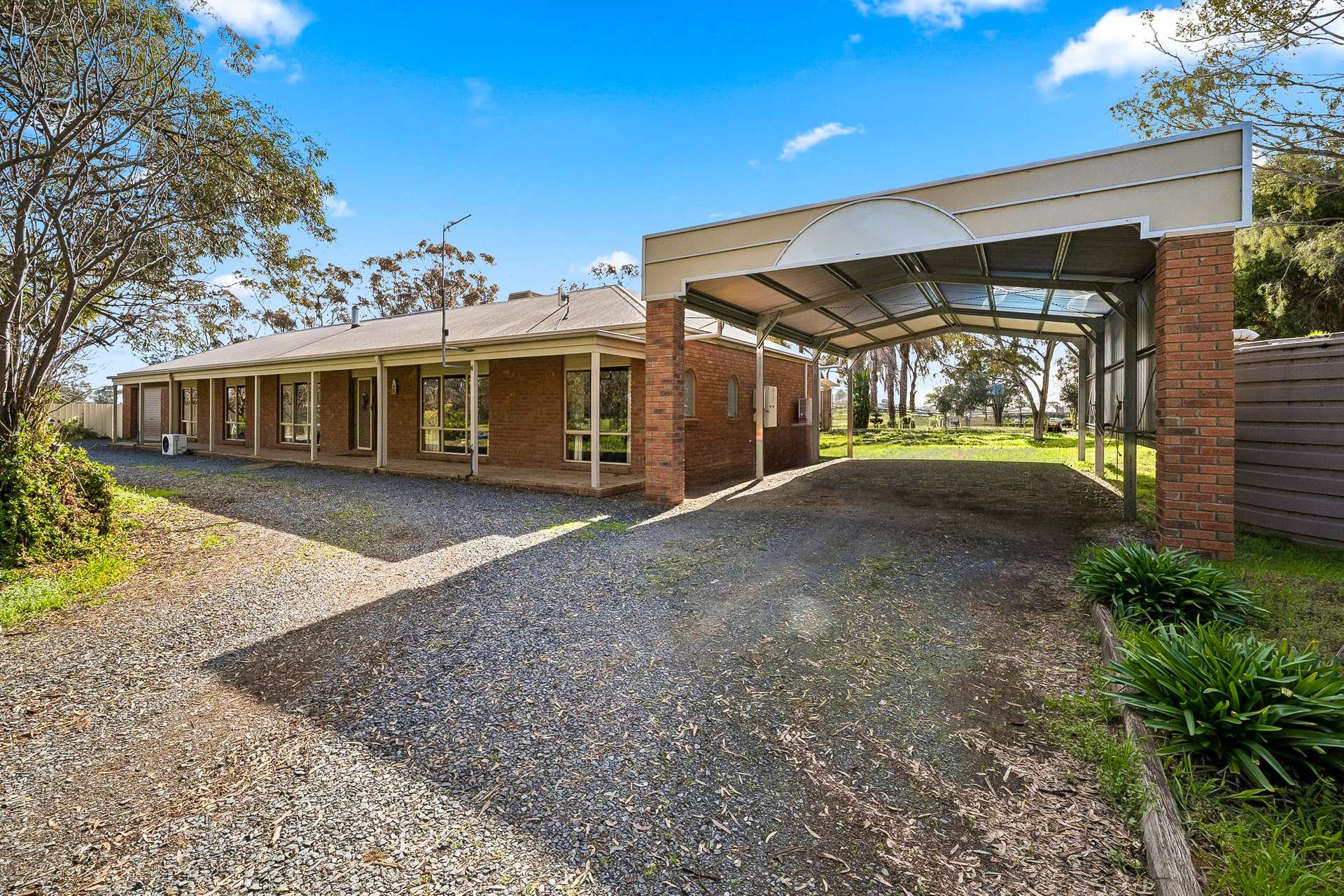 115 Lancaster-Mooroopna Road, Lancaster For Sale by Farmbuy.com - image 3