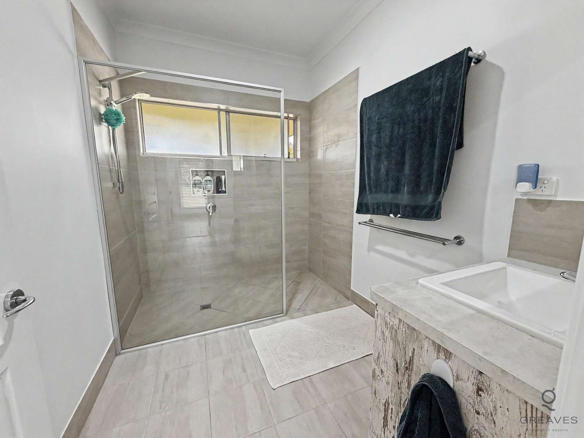 5 Oak Avenue, Coonarr For Sale by Farmbuy.com - image 20