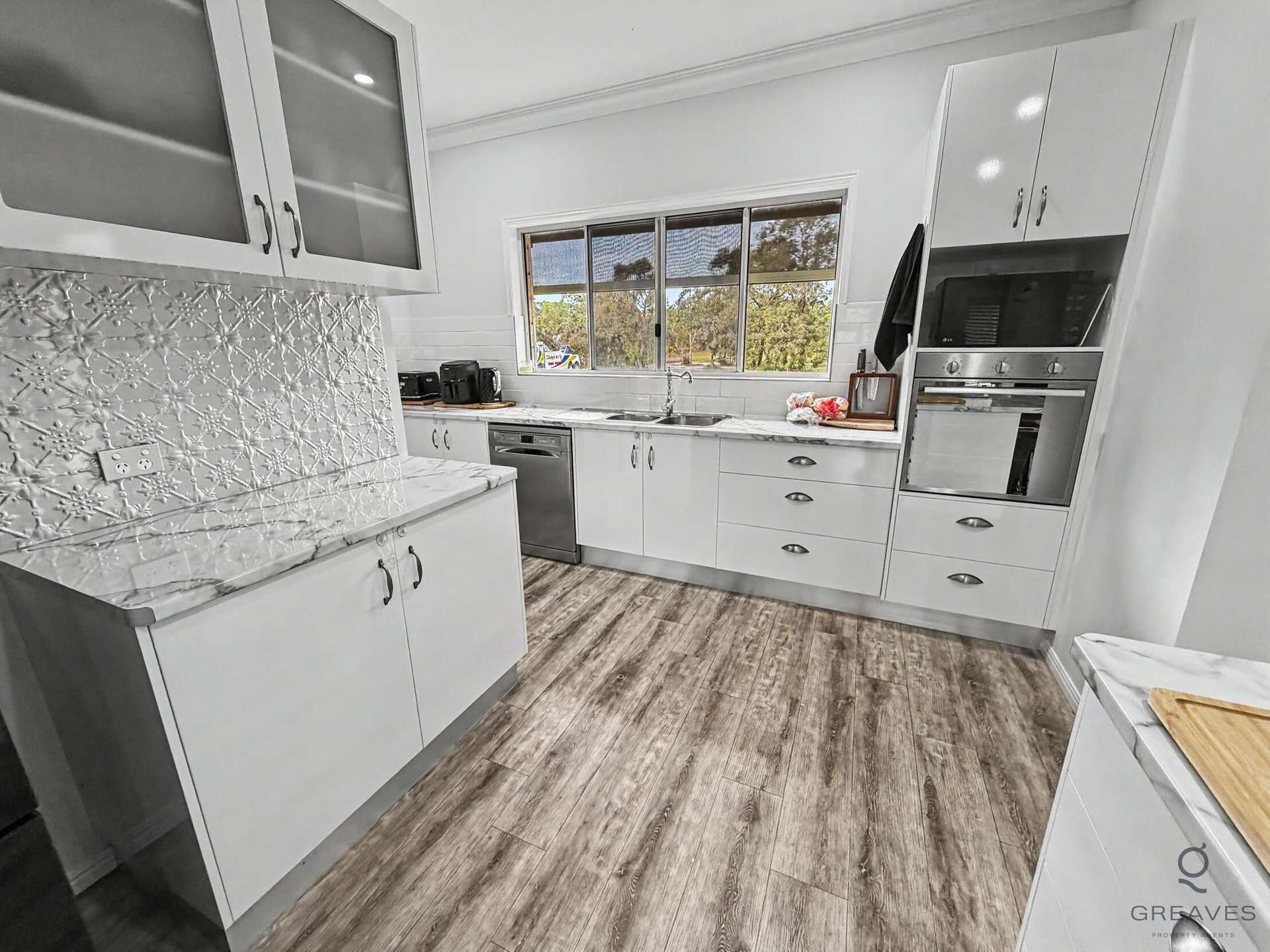 5 Oak Avenue, Coonarr For Sale by Farmbuy.com - image 4